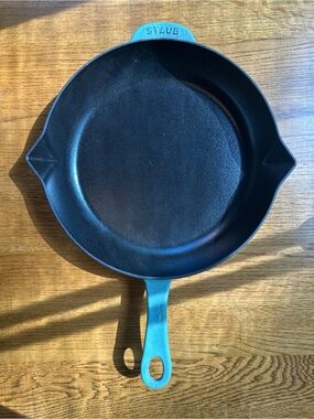NWT Staub 12 inch Cast Iron Frying Pan in Sage Green